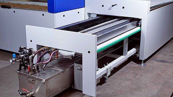 Reinigungseinheit einer Spritzlackiermaschine von BÜRKLE Reinigungseinheit einer Spritzlackiermaschine von BÜRKLE