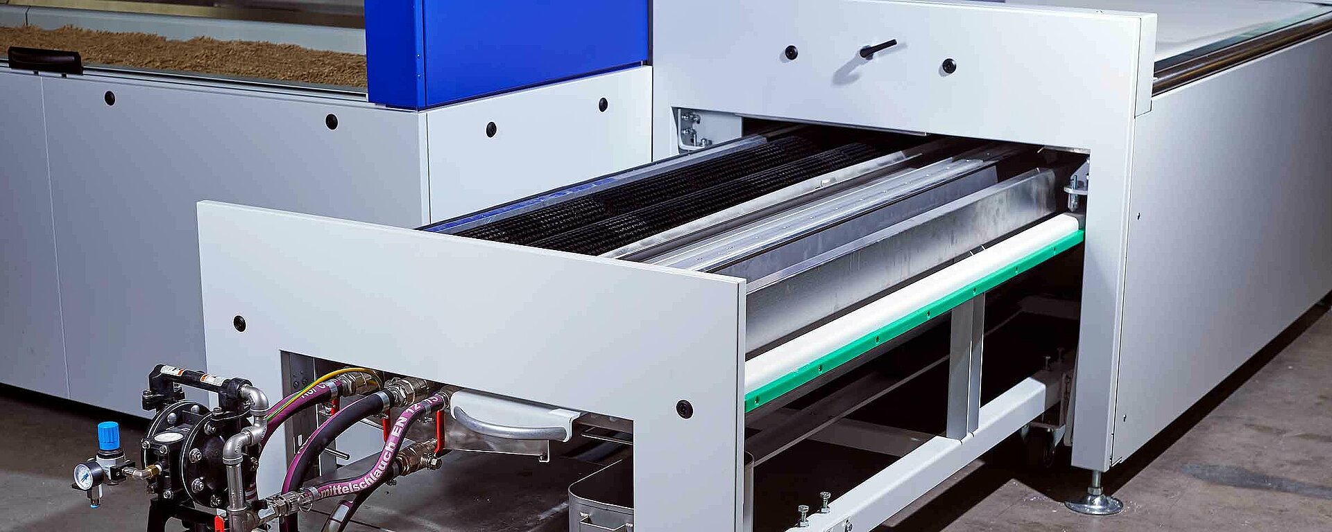 Cleaning unit of a spray coating machine from BÜRKLE Cleaning unit of a spray coating machine from BÜRKLE